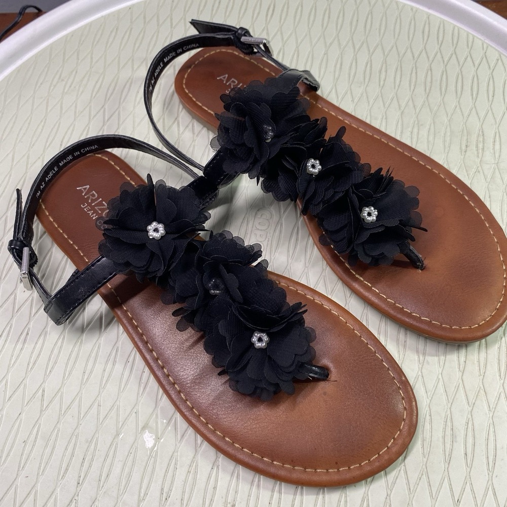 ARIZONA JEAN CO. womens "Adele" Black flat thong floral Ankle Strap sandal Sz.7M